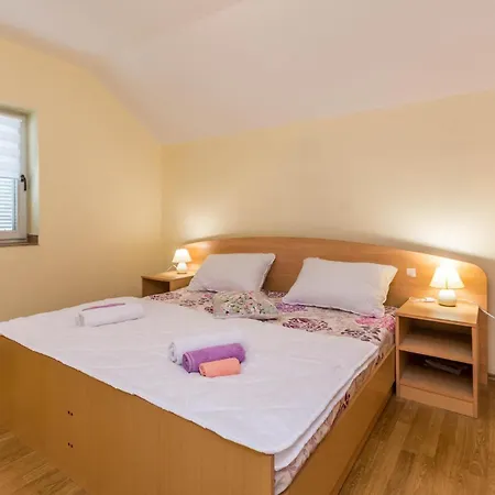 Hébergement de vacances 3 Bedroom Stunning In Benkovac