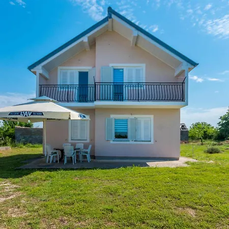 Hébergement de vacances 3 Bedroom Stunning In *